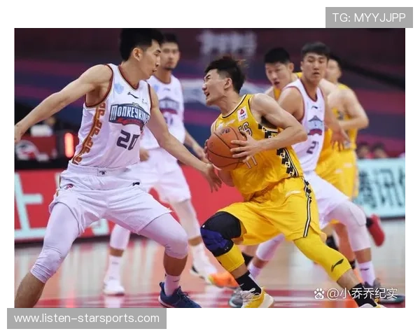 CBA季后赛激战正酣球星表现抢眼引发球迷热议