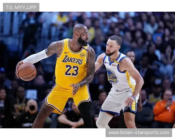 湖人詹姆斯关键表现带队逆转胜利锁定季后赛席位